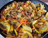 Foto del paso 5 de la receta: Vegetales salteados con salsa soja dulce y picante🥘🥙🌮
