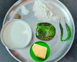 A picture of step 1 of Creamy capsicum sauce.