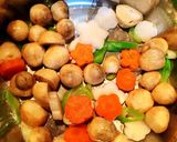 Hình bước làm 2 của món Canh Rong Biển Nấm Thập Cẩm Chay