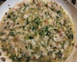 Foto del paso 2 de la receta: Tortilla de merluza con tostadas y crema de morrón