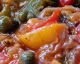 Foto del paso 4 de la receta: Peperonata 🫑🍅🧅🧄 Pimientos morrones rojo, amarillo y verde en aceite de oliva virgen extra 🇮🇹