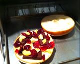 A picture of step 3 of Berry & Chocolate Bagel Sandwich.