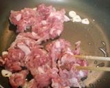 A picture of step 5 of Shredded Pork with Green Bell Peppers and Bamboo Shoots.