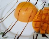 A picture of step 4 of Mango panna cotta.