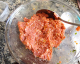 Foto del paso 1 de la receta: Tortitas de pollo con salsa de cúrcuma