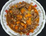 Foto langkah ke 5 dari resep Tumis Daging Saos Tomat dan Wortel.