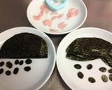 A picture of step 2 of Hina Doll Prince and Princess Shaped Temari-zushi (round sushi balls).
