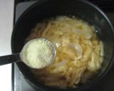 A picture of step 7 of Miso Soup with Sweet Onion and Aburaage.