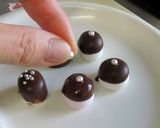 A picture of step 4 of Super Simple Valentine's Chocolates.