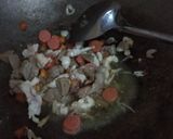 Foto langkah ke 2 dari resep Nasi goreng ceria.