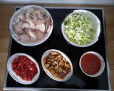 Foto del paso 1 de la receta Tintorera en salsa de mejillones