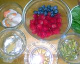 A picture of step 1 of Sig's scallops and rasberry vinaigrette salad.