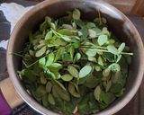 Foto langkah ke 4 dari resep Sayur Bening Daun Kelor, Tahu dan Wortel.