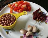 A picture of step 1 of Peanut Chutney.