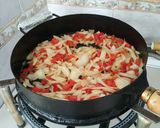 Foto del paso 2 de la receta: Penne Rigate al Disco con Estofado