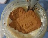 Foto langkah ke 3 dari resep Lotus biscoff cookies drink.