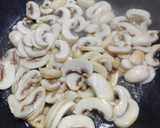 Foto del paso 3 de la receta: Risotto de quinoa y champiñones