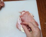 Foto del paso 2 de la receta: San jacobo de lomo con fiambre de pavo y queso