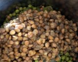 A picture of step 2 of Spicy Green Lentil and Garden Pea Soup.