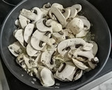 Foto del paso 2 de la receta: Risotto de champiñones, pollo y jamón🍄🍗🐽