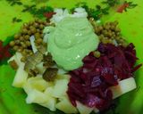 Foto del paso 4 de la receta: Ensaladilla de patata, remolacha con crema de tofu y perejil enriquecida con Agua de Mar