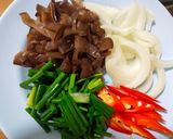 รูปขั้นตอนการทำที่ 3 ของ ไก่ผัดขิง