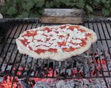 Foto del passaggio 9 della ricetta Pizza cotta sul barbecue