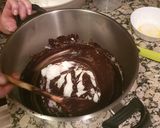 Une image de l'étape 5 de Mousse au chocolat.