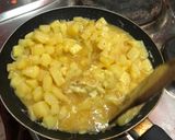 Foto del paso 6 de la receta: Tortilla de papa (no llego a española porque le falta el cantimpalo)