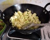 A picture of step 3 of गोभी बड़ी झूनगा की सब्जी.