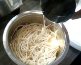 A picture of step 1 of Mushroom chowmein.