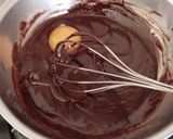 A picture of step 4 of Dense Gateau au Chocolat.