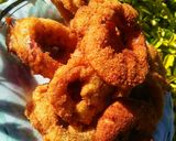 A picture of step 4 of Crunchy onion rings.