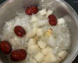 Hình bước làm 3 của món Chè Lê Nấm Tuyết