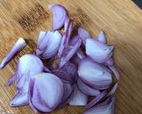 Hình bước làm 3 của món Mì Căn Xào Nghệ Và Lá Hẹ Chay