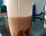 A picture of step 2 of Banana And Nutella Milkshake.