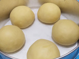 Wool roll bread