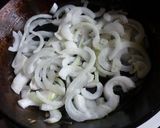 Foto del paso 1 de la receta: Pizzetas con cubierta de salsa de girgolas (hongos)
