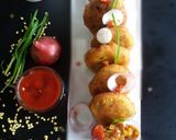 A picture of step 10 of Moong tomato mini kachori.