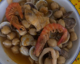 Foto del paso 12 de la receta: Cazuela de garbanzos a la marinera