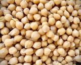 Foto del paso 1 de la receta: Ensalada de garbanzos y rúcula con langostinos