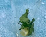 A picture of step 1 of Virgin Mojito.
