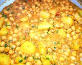 A picture of step 4 of Chickpea and potato curry.