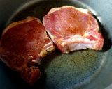 Foto del paso 1 de la receta: Costeleta de cerdo con puré de manzanas