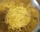 Foto del paso 4 de la receta: Tallarines Zucchini y salsa de tomate natural para bebes