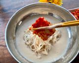 A picture of step 5 of Korean Summer Noodle in Soybean Soup (콩국수).