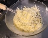 Une image de l'étape 6 de Omelette au riz, emmental et persil.