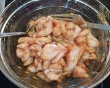 Foto del paso 2 de la receta Fideos asiáticos con pollo y pimientos