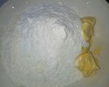 Foto langkah ke 2 dari resep Lemon Crust Bars.