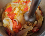 Foto del paso 2 de la receta: Spaguetini con salsa de cebolla y pimiento rojo